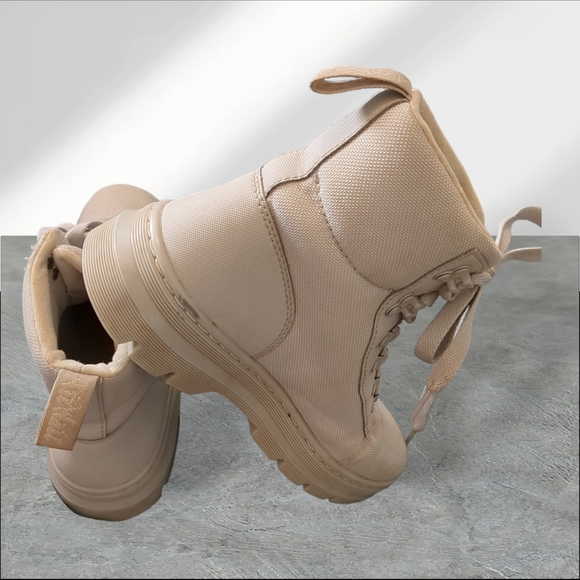 Dr martens comb style lace up boots size 9 light gray - Picture 11 of 15